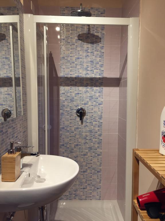 Chambre Double ou Lits Jumeaux avec Salle de Bains Privative