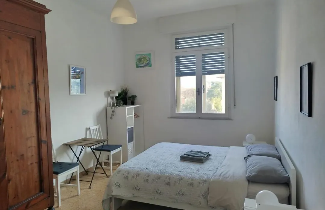 Treehouse - Spacious Private Rooms In Central Pisa Near Station & Airport-1
